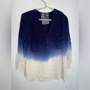young fabulous broke Women’s Size XS Blue And White Ombré Blouse